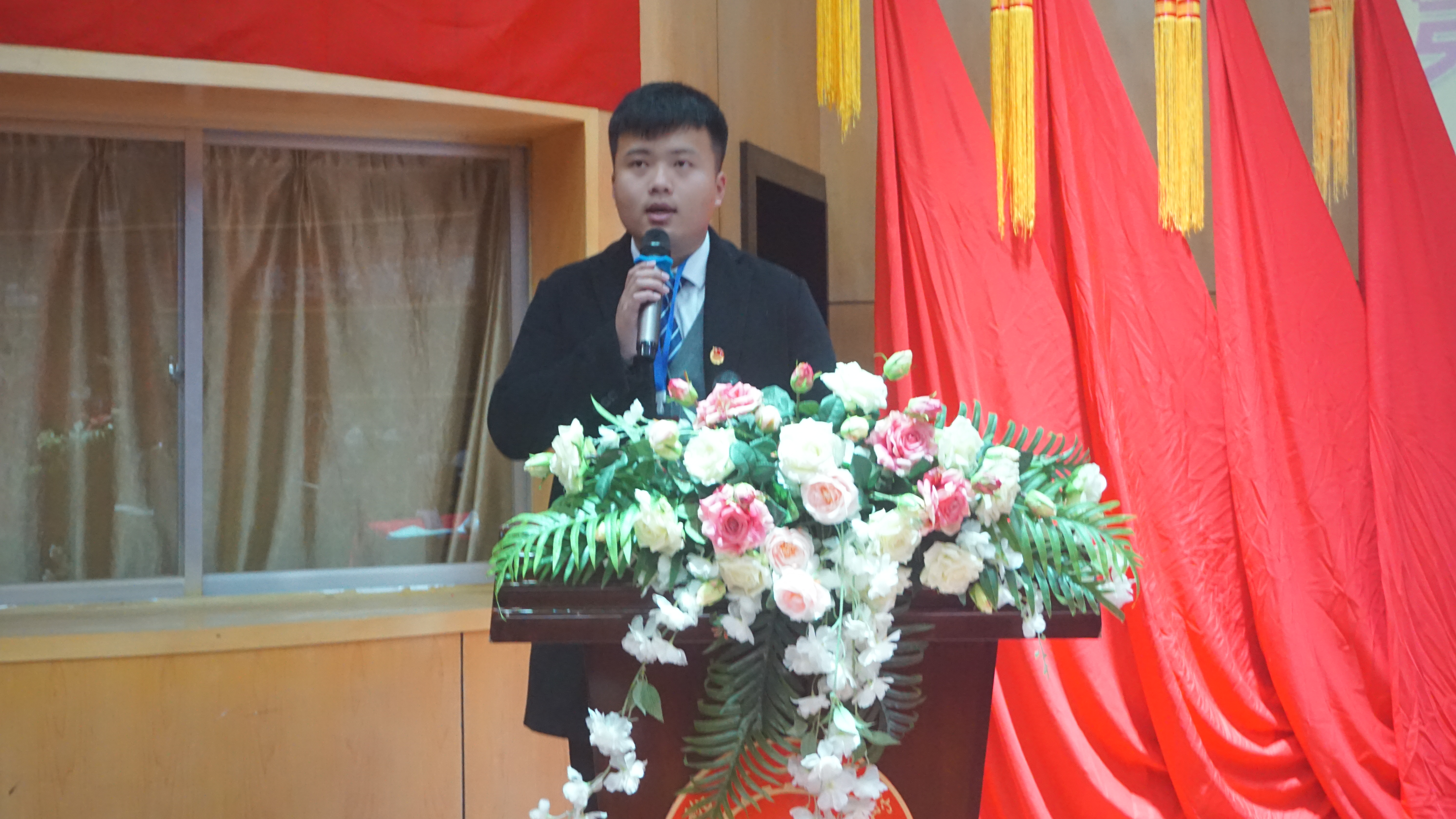 机械工程系团委指导老师郭凯老师作团委工作报告