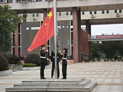 青春礼赞，红旗飘扬｜机械工程学院举行...