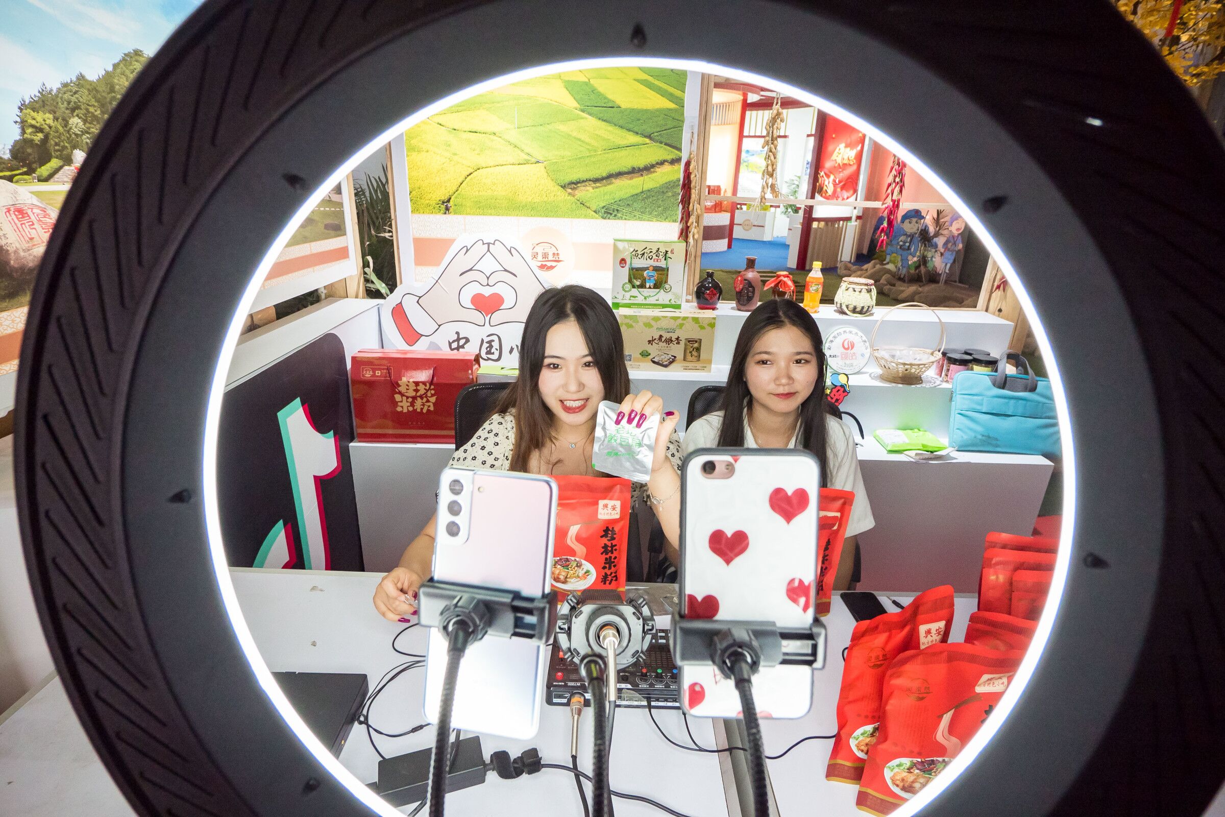 tiktok美国直播电商(微软暂停收购tiktok美国业务谈判)